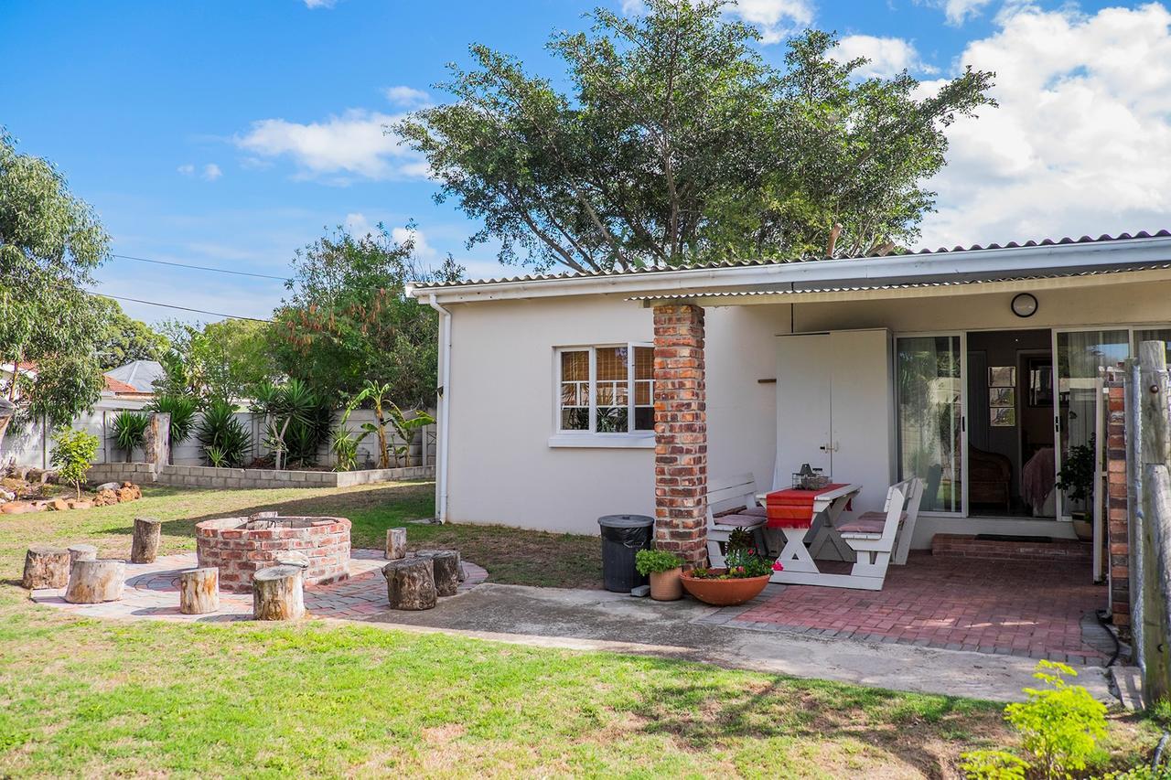 The Garden Cottage On 140 Fordyce Port Elizabeth Exterior photo